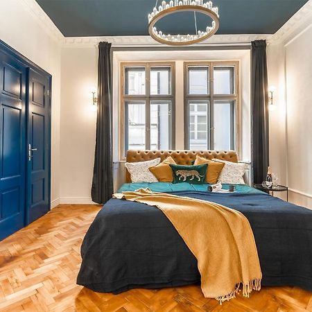 Charles Bridge Suite By Riverside Prag Exterior foto